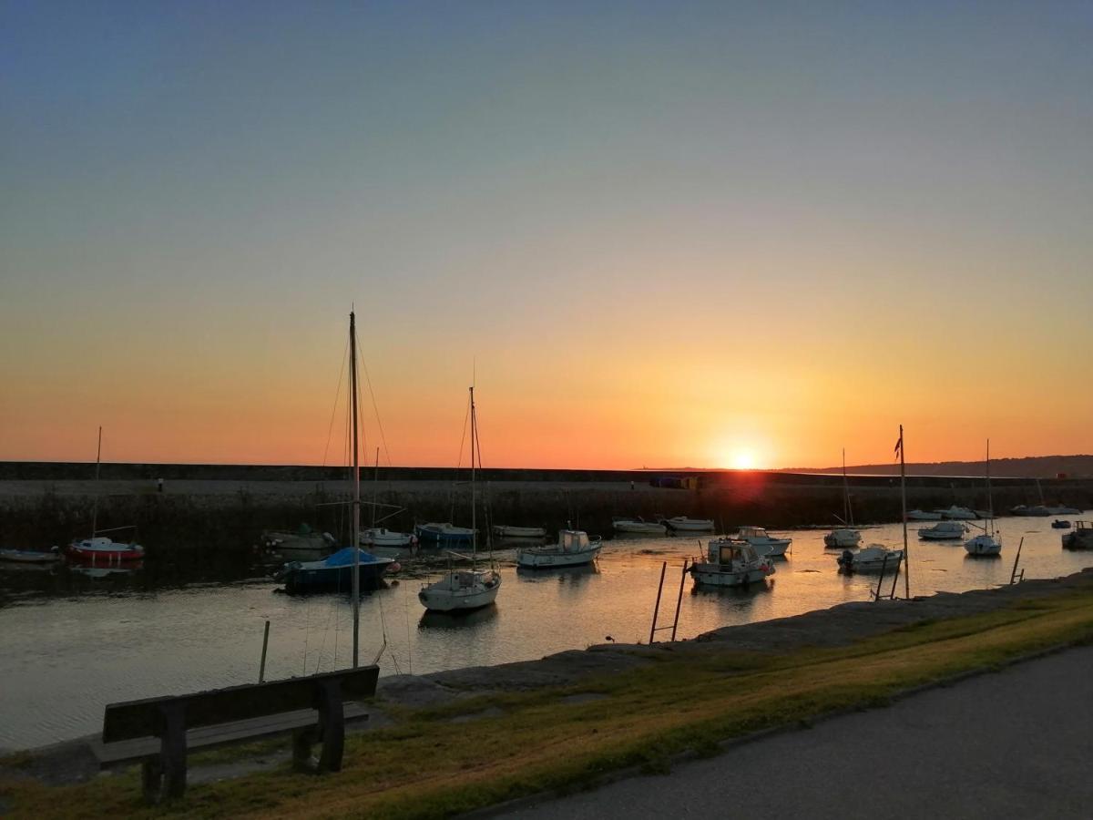 Gite La Fontaine Des Pres Cherbourg-en-Cotentin Bagian luar foto